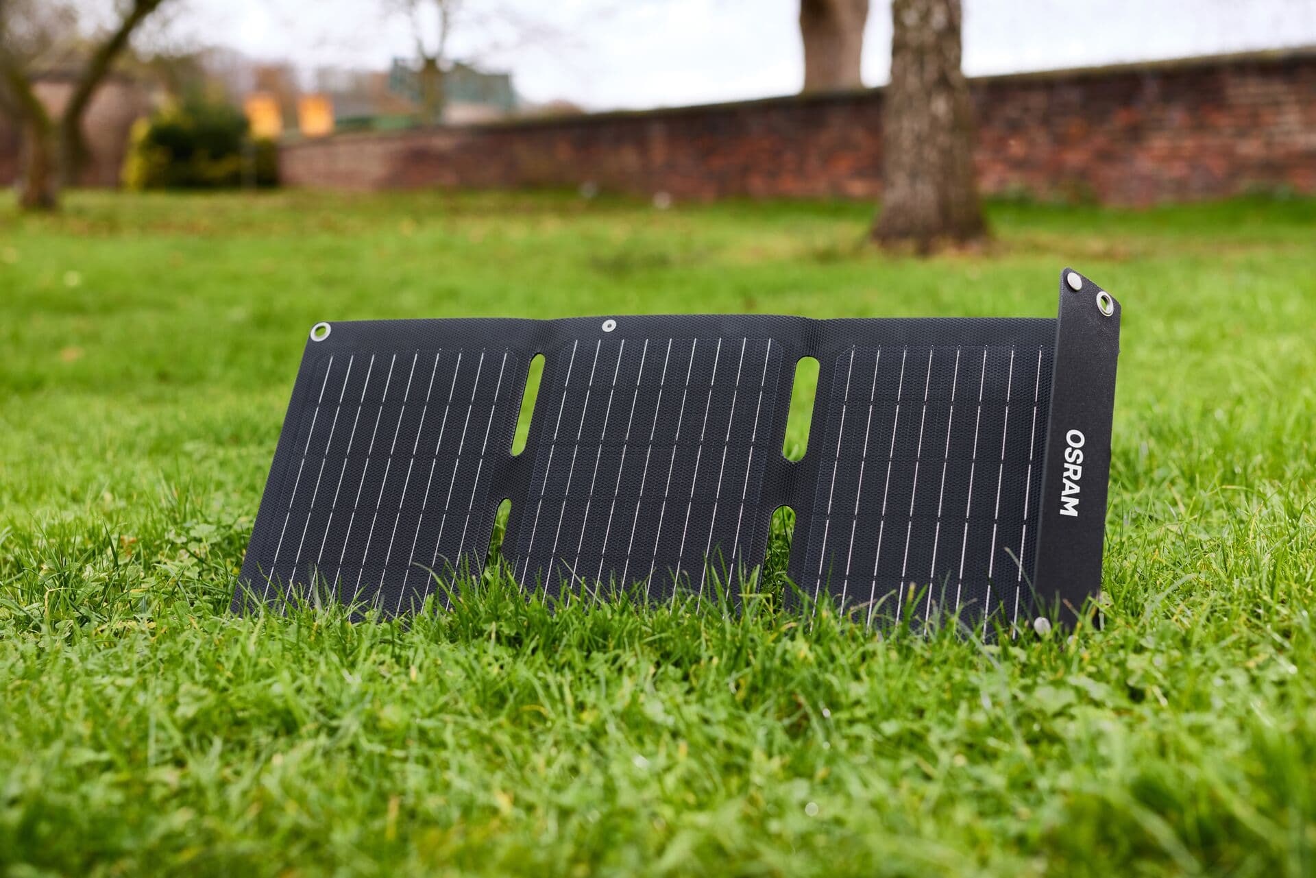 BATTERYcharge faltbares Solarpanel 20W inkl. USB-Ladegerät 1 St. OSRAM