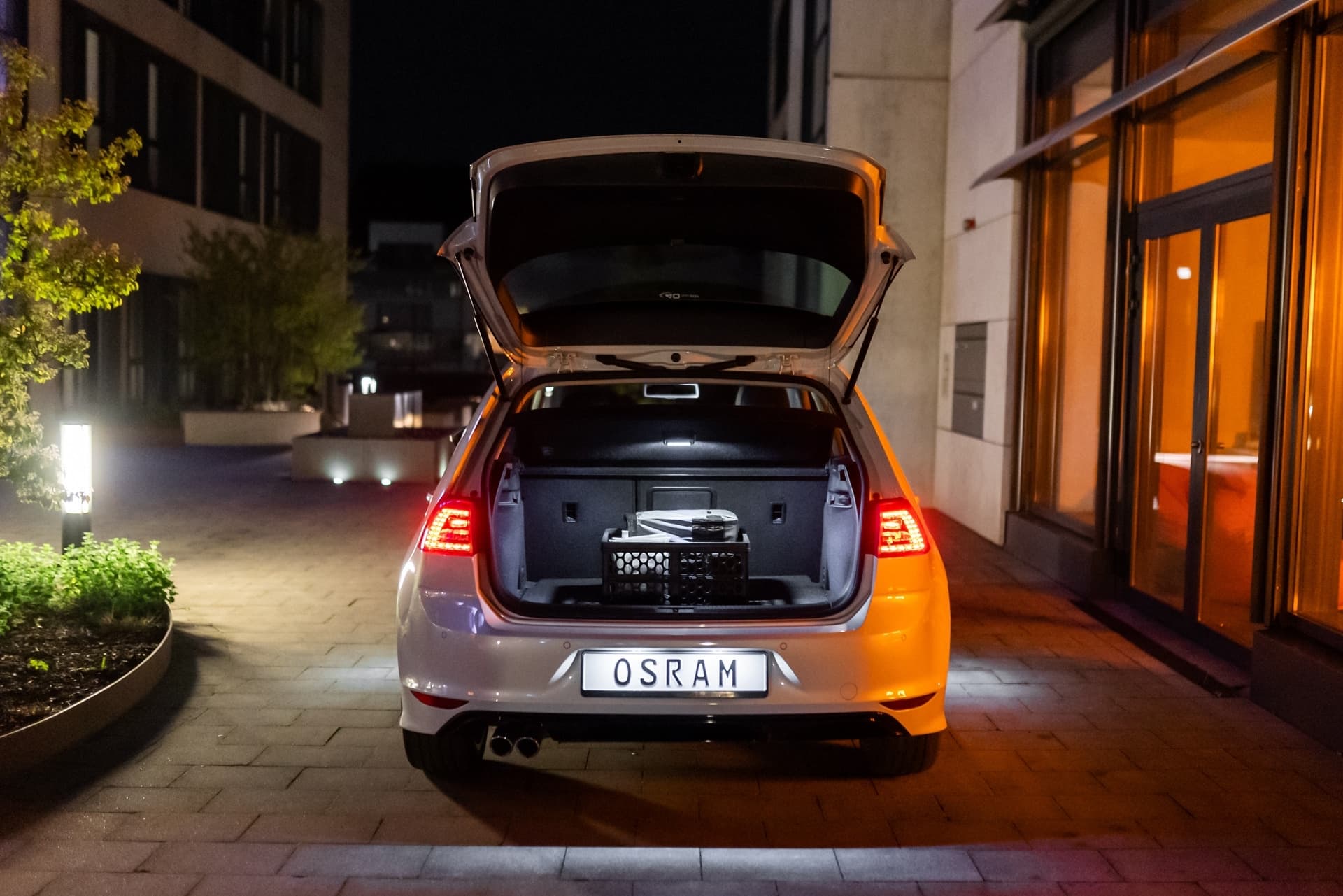 LEDambient® Kofferraumleuchte Fahrzeugleuchte 6000K 1 St. OSRAM