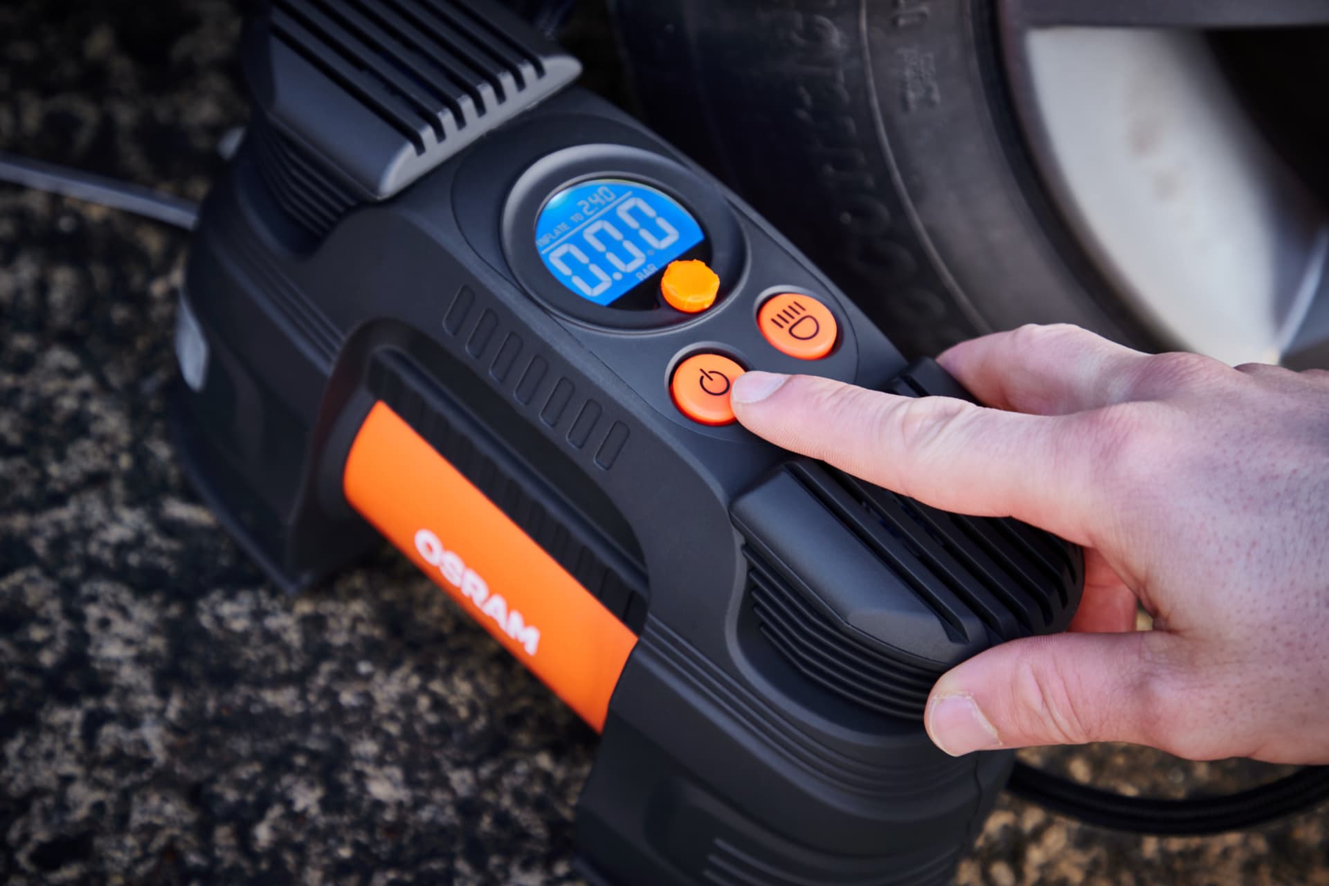 TYREinflate 830 Reifenpumpe für große Fahrzeuge mit Kabel 2 Jahre Garantie OSRAM