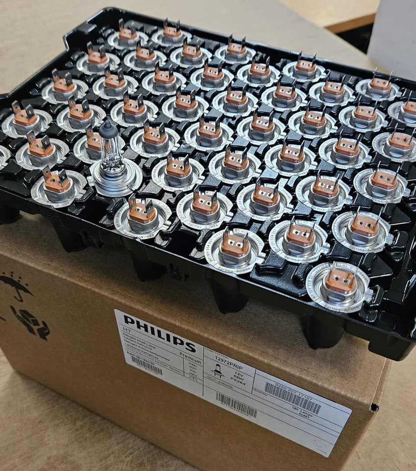 H7 Halogen-Scheinwerferlampe 12V 55W PX26d Vision +30% Industrieverpackung 45 St. Philips